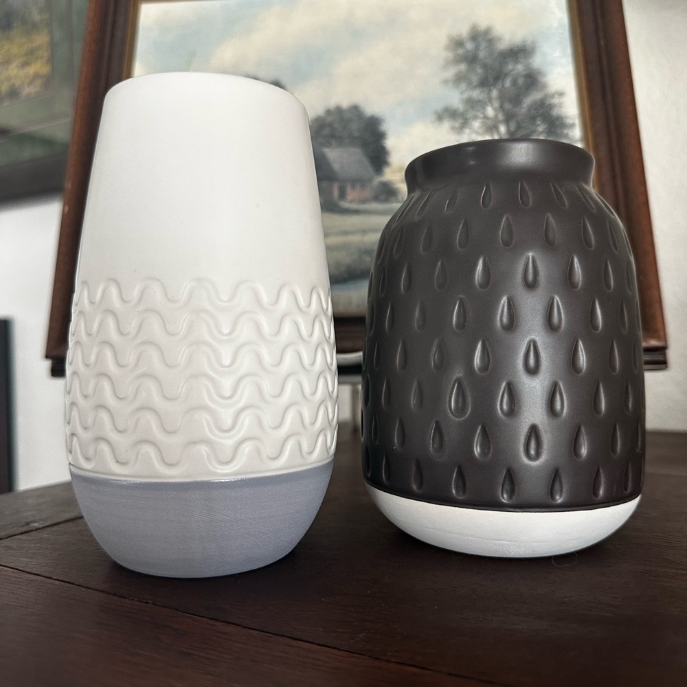 Set of 2 Target Bullseye Ceramic Vases